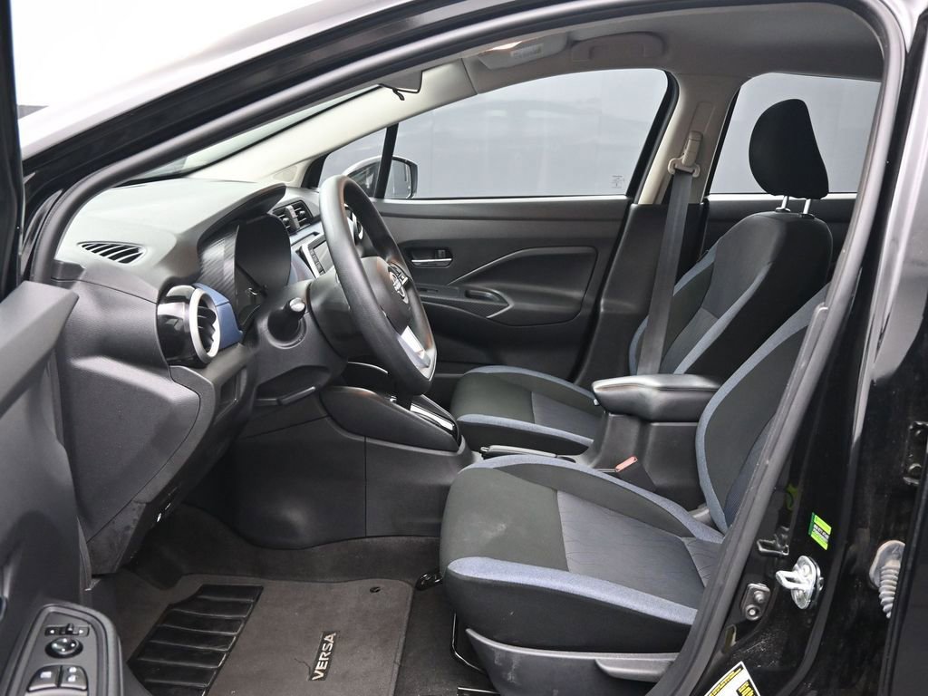 Used 2025 Nissan Versa SV image 18