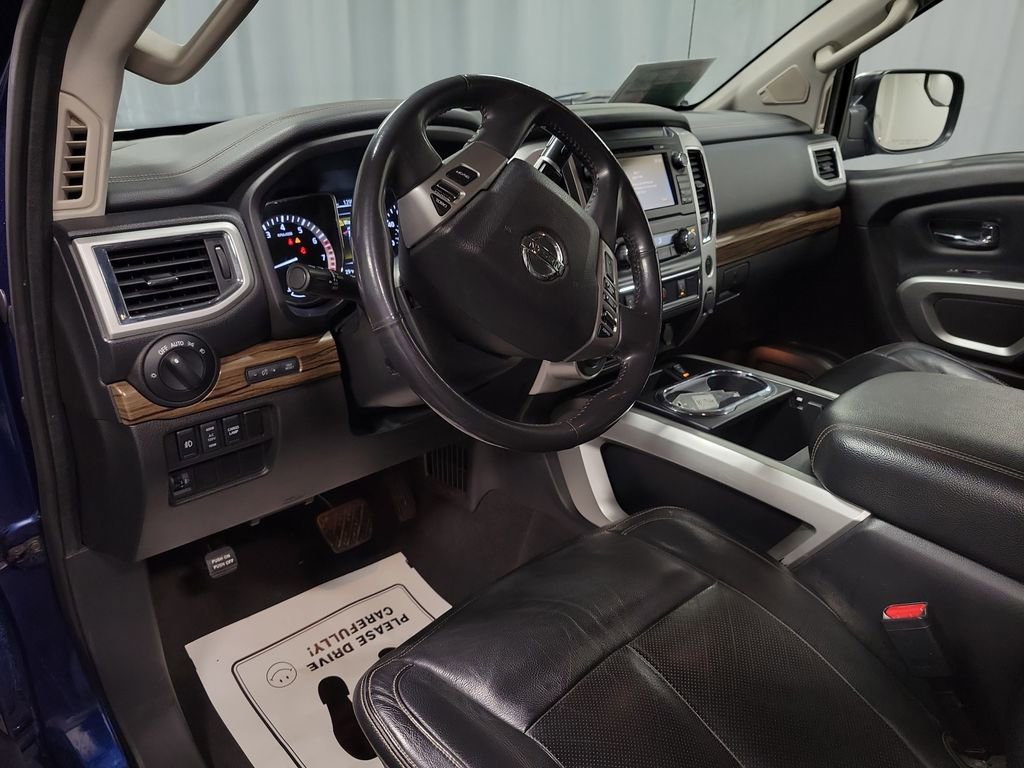 Used 2017 Nissan Titan SL image 15