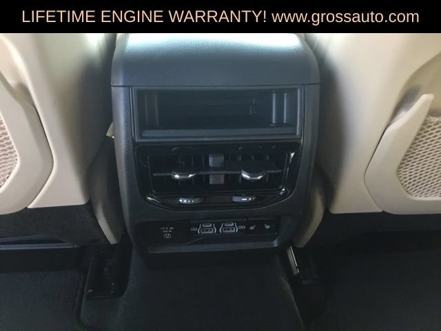 Used 2024 Jeep Grand Cherokee Limited AWD/4WD image 28