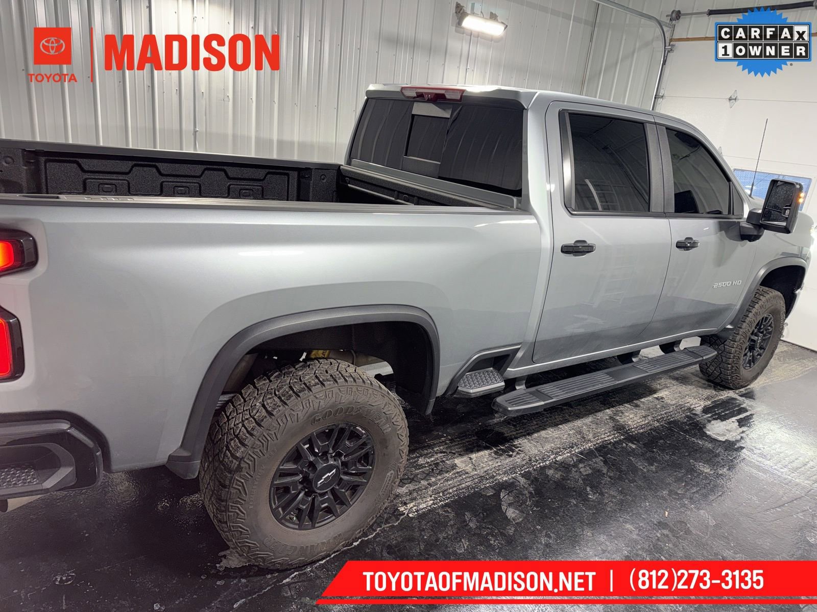 Used 2025 Chevrolet Silverado 2500 ZR2 w/ Technology Package image 3
