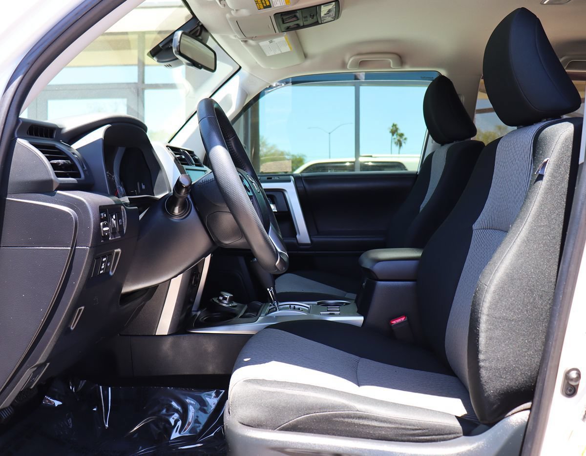 Used 2022 Toyota 4Runner SR5 AWD/4WD image 38