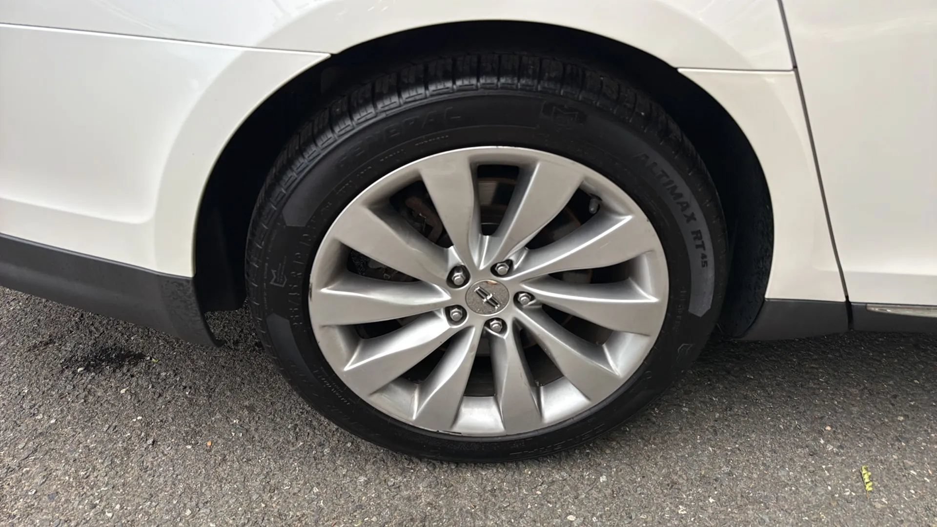 Used 2014 Lincoln MKS AWD w/ Equipment Group 101A image 11