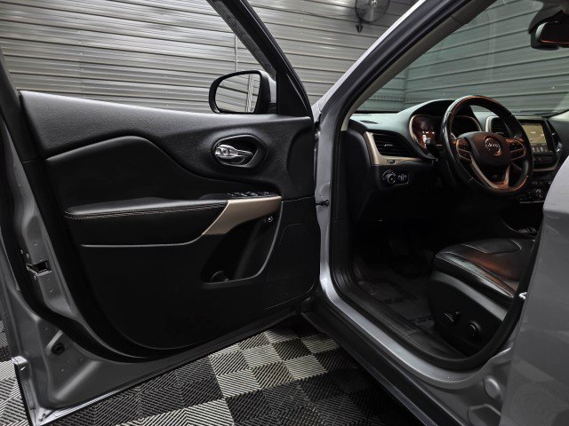 Used 2017 Jeep Cherokee High Altitude FWD image 30
