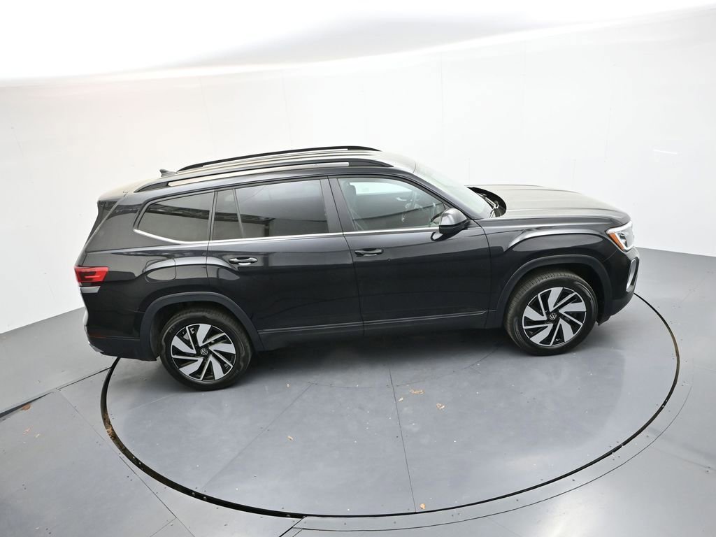 Used 2025 Volkswagen Atlas SE image 30