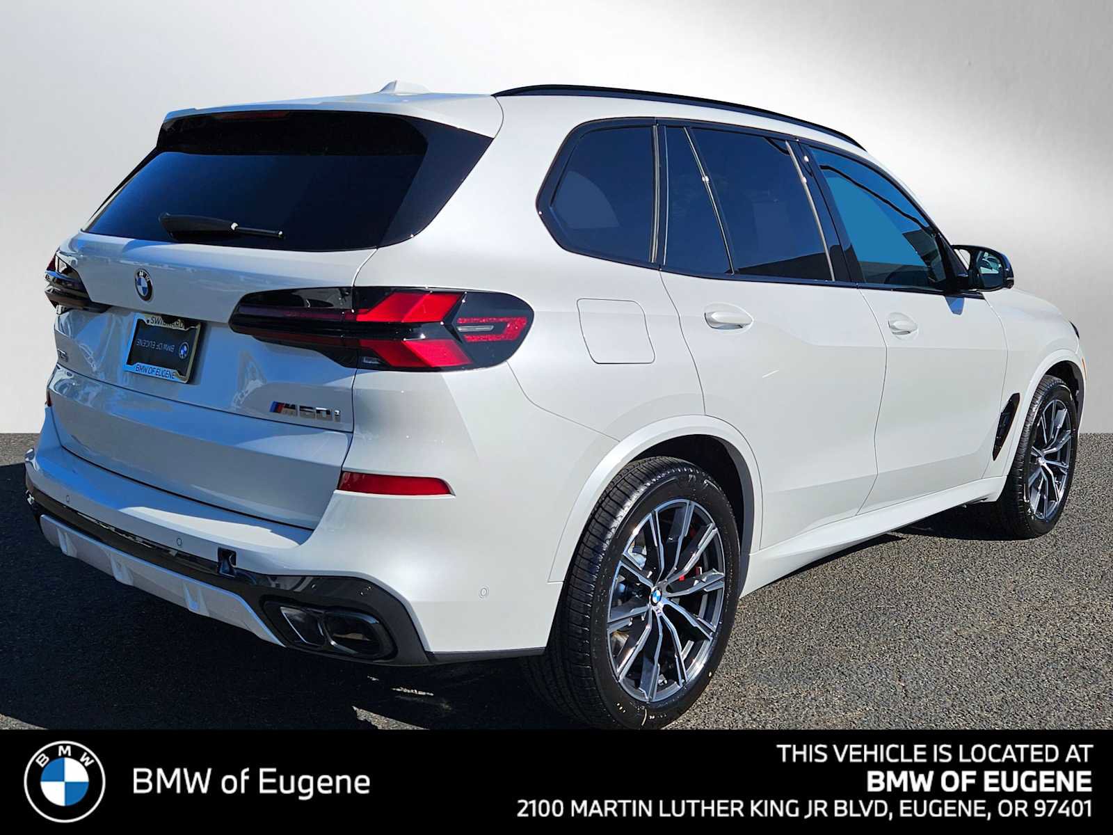 New 2026 BMW X5 M60i w/ Executive Package image 3