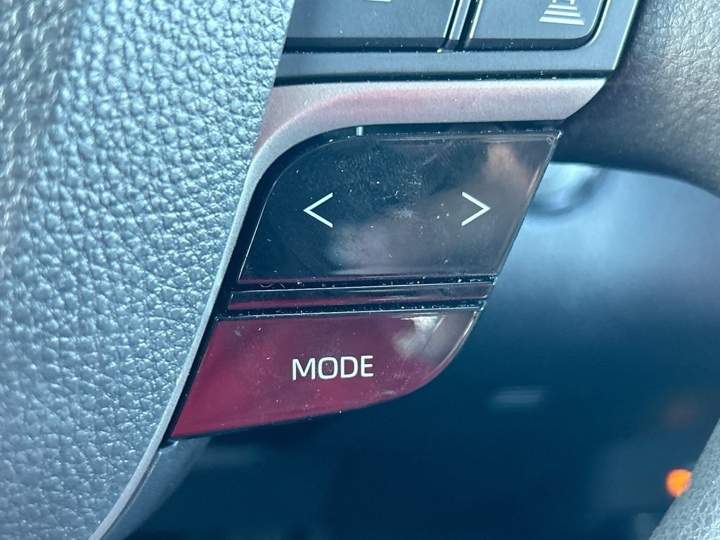 Used 2025 Toyota Camry LE w/ Convenience Package FWD image 17
