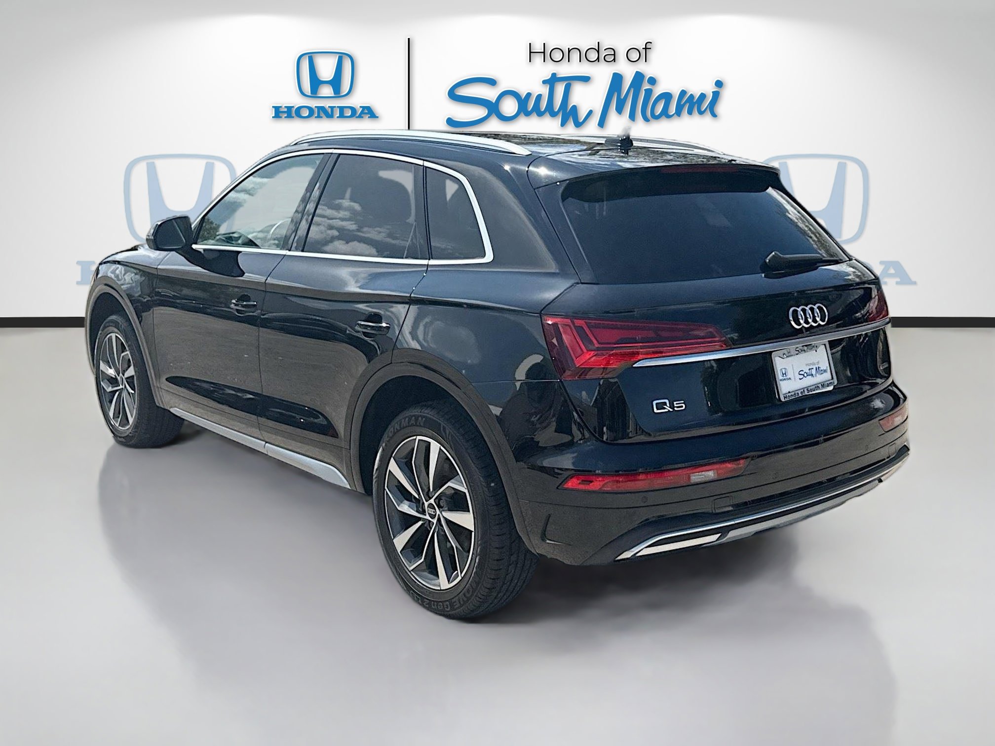 Used 2021 Audi Q5 Premium Plus w/ Premium Plus Package image 5