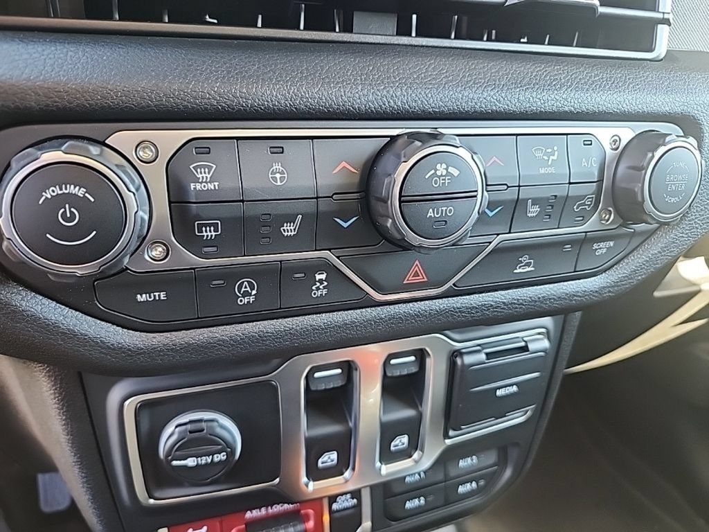 New 2026 Jeep Wrangler Sport AWD/4WD image 32