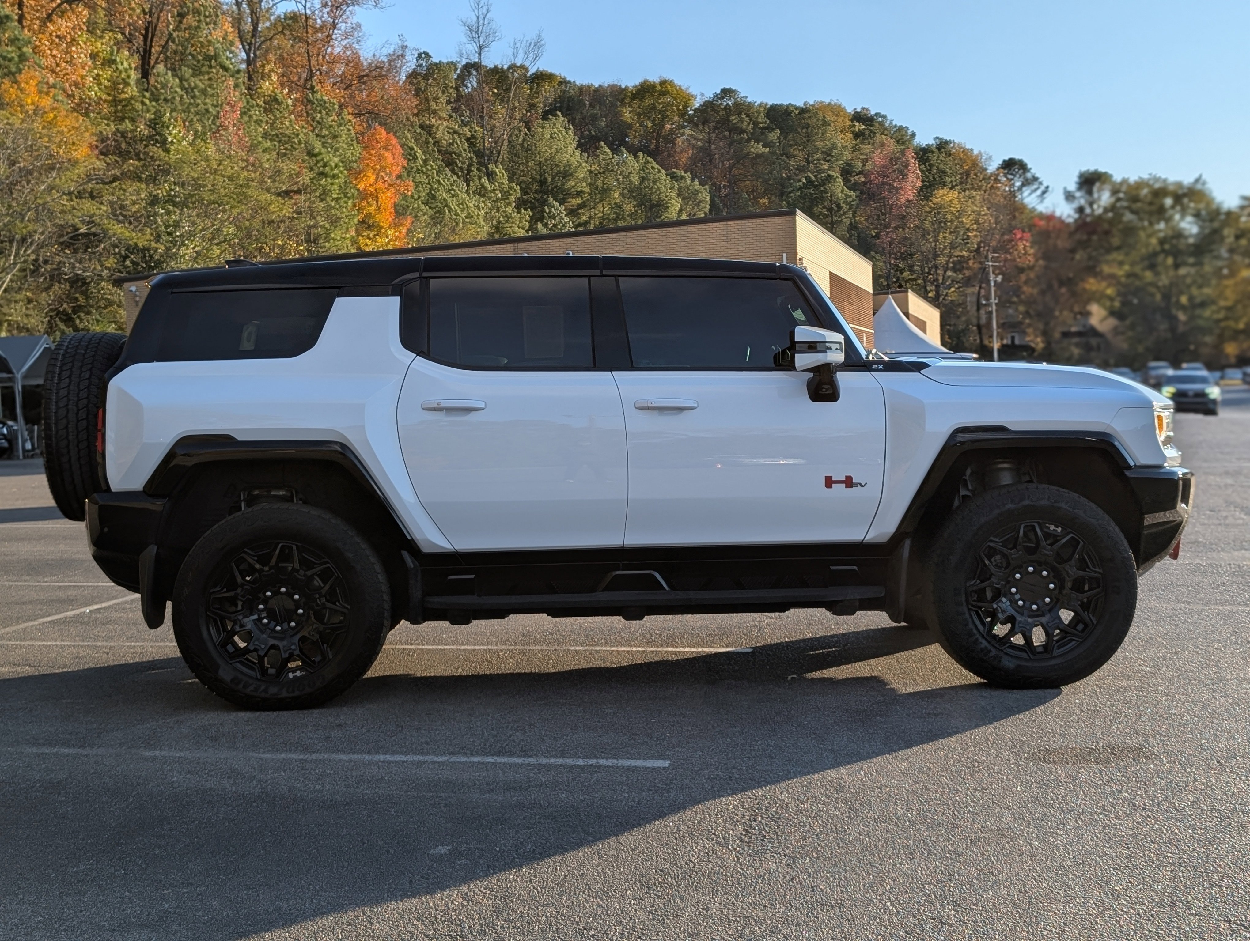 Used 2024 GMC Hummer EV 2X w/ LPO, Sport Package image 10