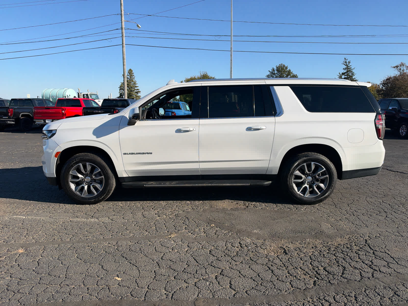 Certified 2021 Chevrolet Suburban LT w/ LT Signature Package AWD/4WD image 2