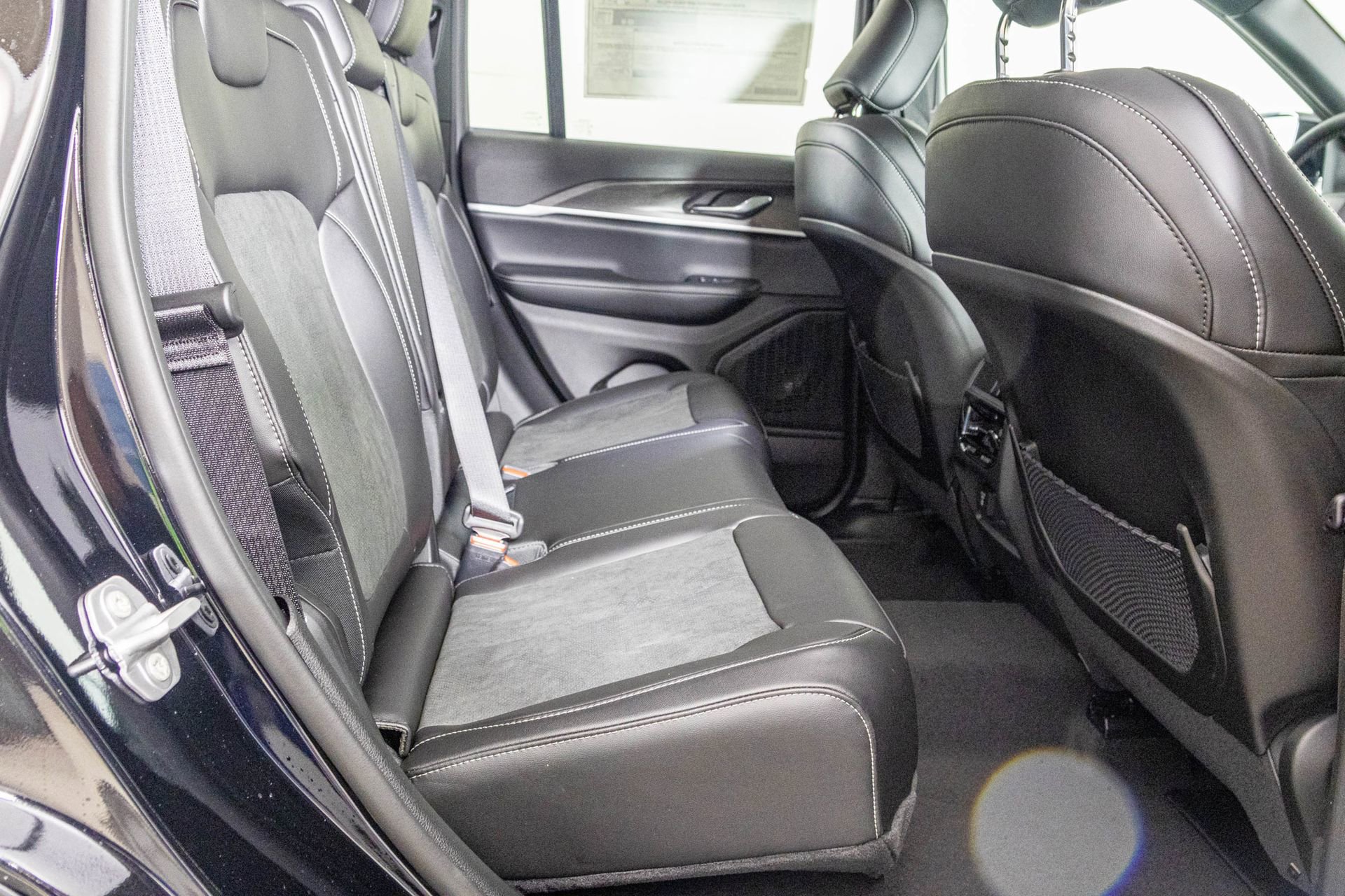 New 2026 Jeep Grand Cherokee Altitude image 44