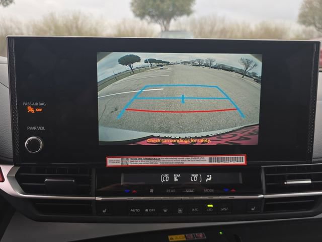 Used 2025 Toyota Sienna XLE image 24