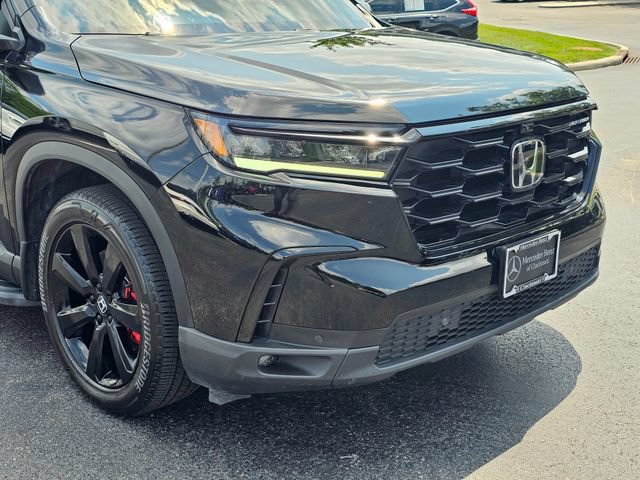 Used 2025 Honda Pilot Black Edition image 2