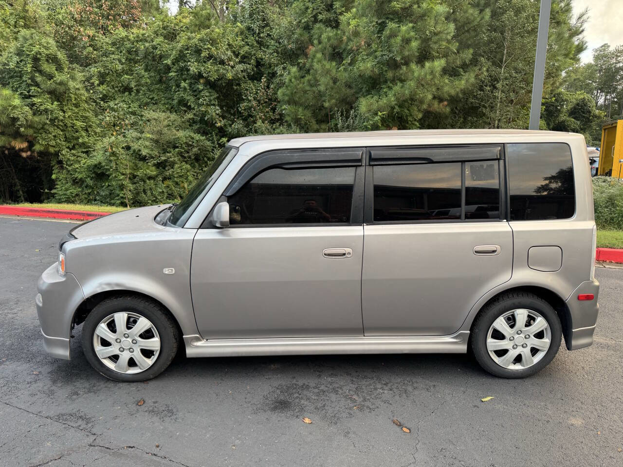 Used 2006 Scion xB image 2