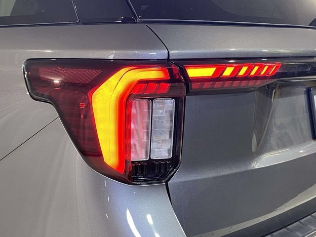 Used 2025 Ford Explorer ST-Line w/ ST-Line Street Pack AWD/4WD image 11