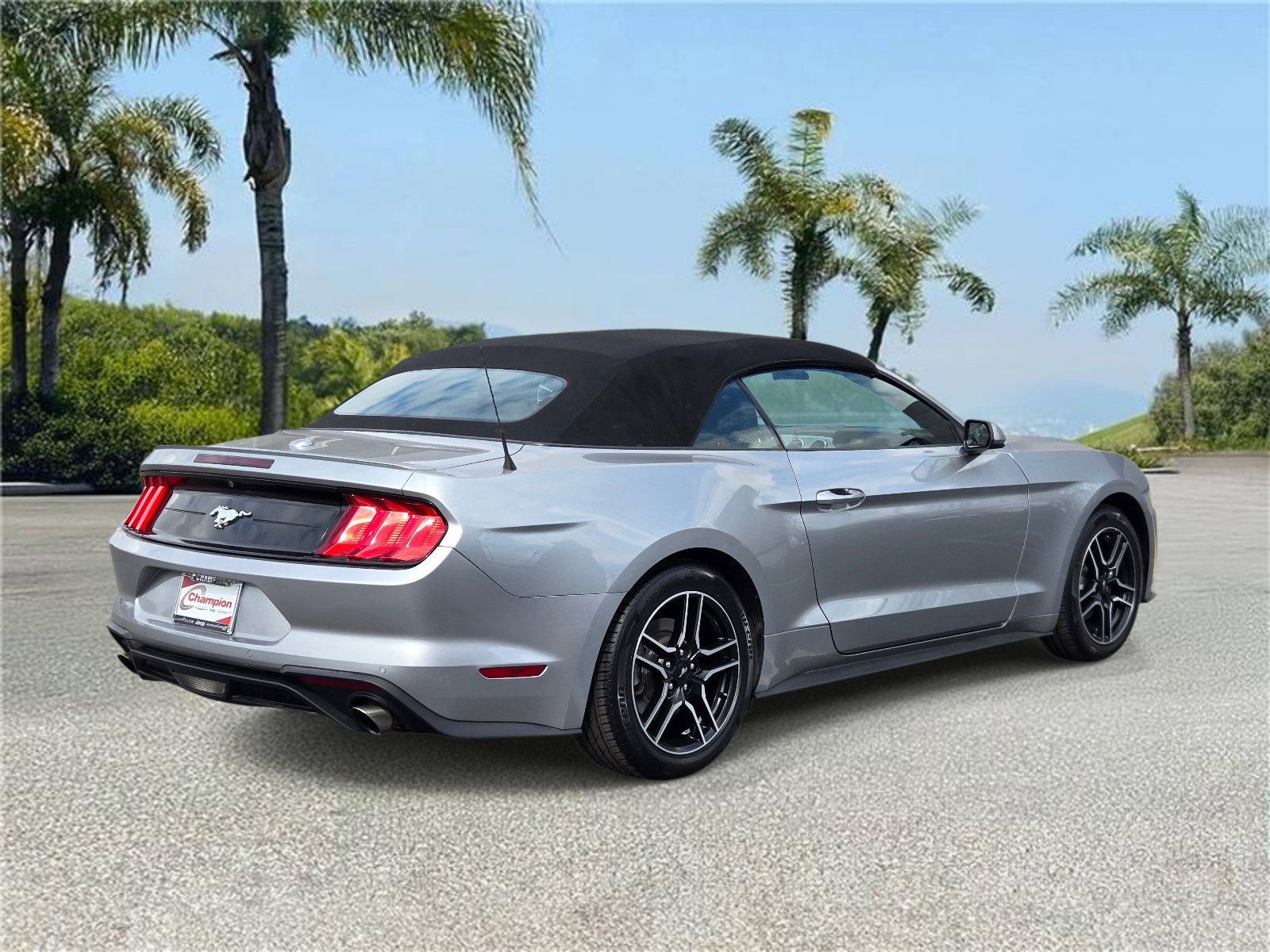 Used 2023 Ford Mustang Premium RWD image 4