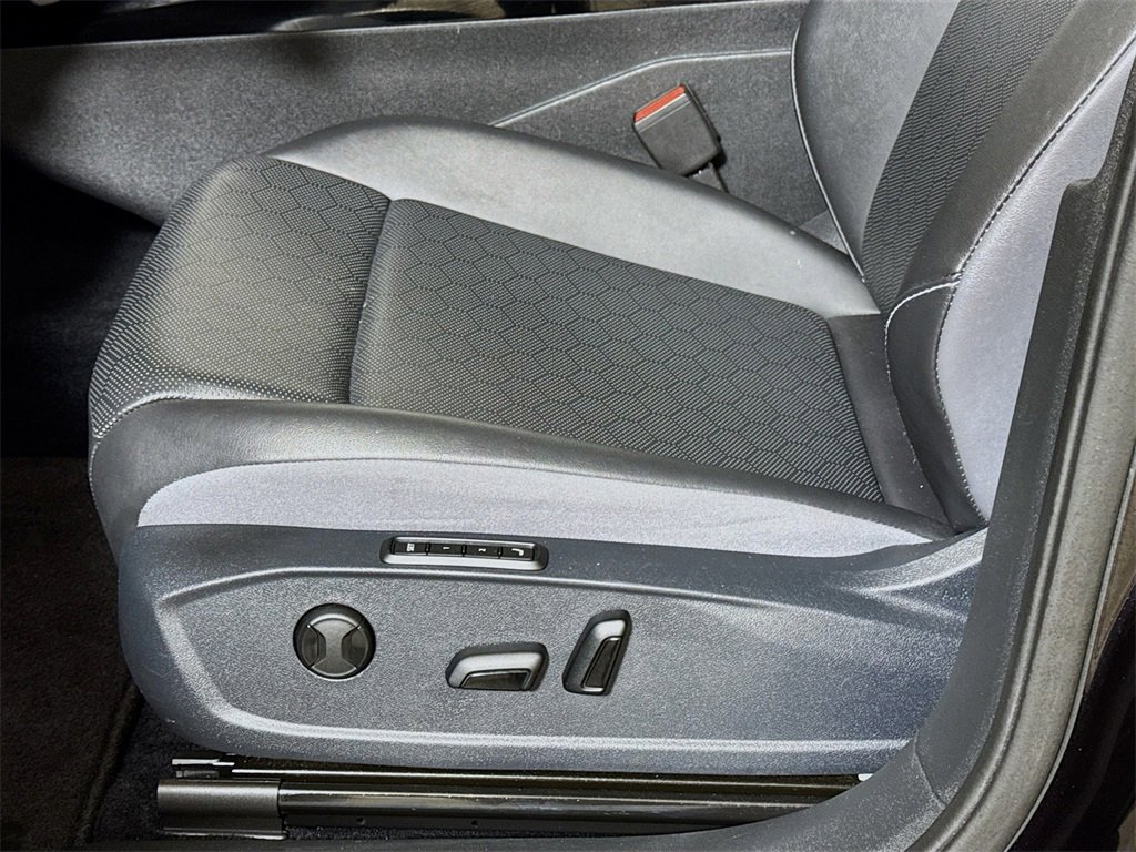 Used 2023 Volkswagen ID.4 Pro S image 17