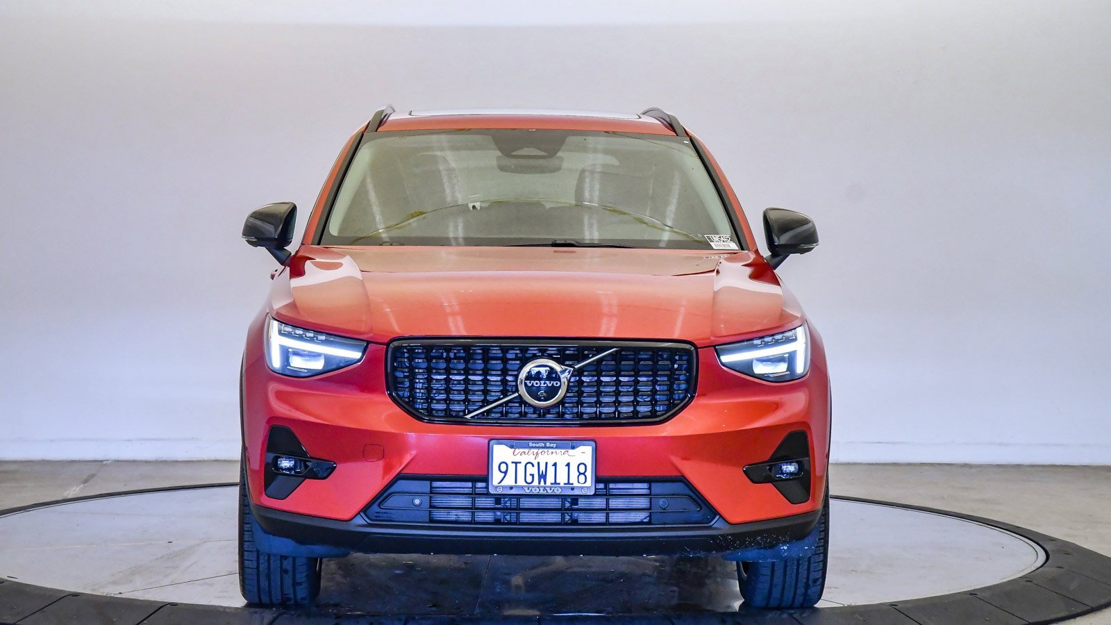 Certified 2025 Volvo XC40 B5 Ultra w/ Climate Package image 7