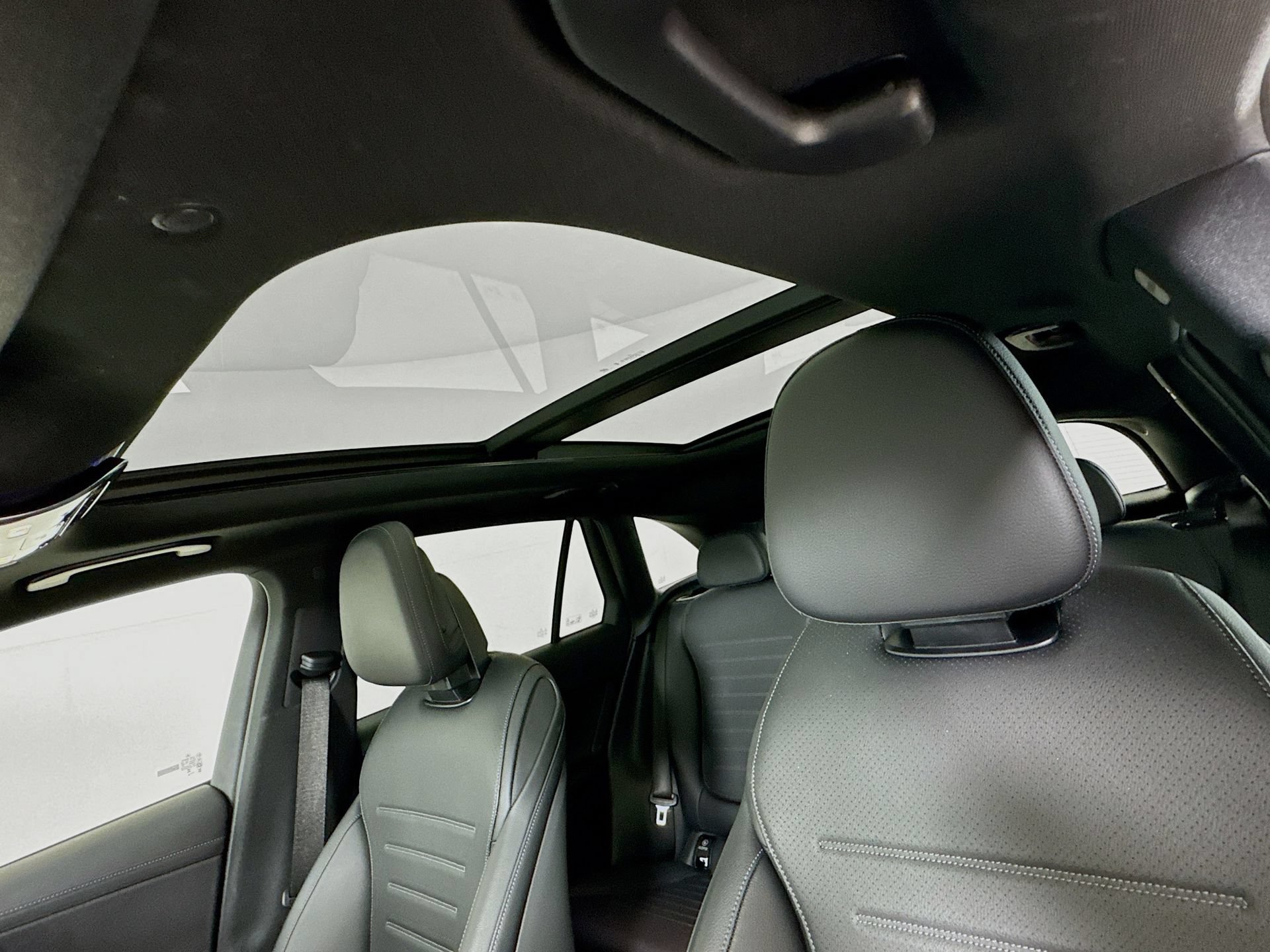 Certified 2025 Mercedes-Benz GLC 300 image 24