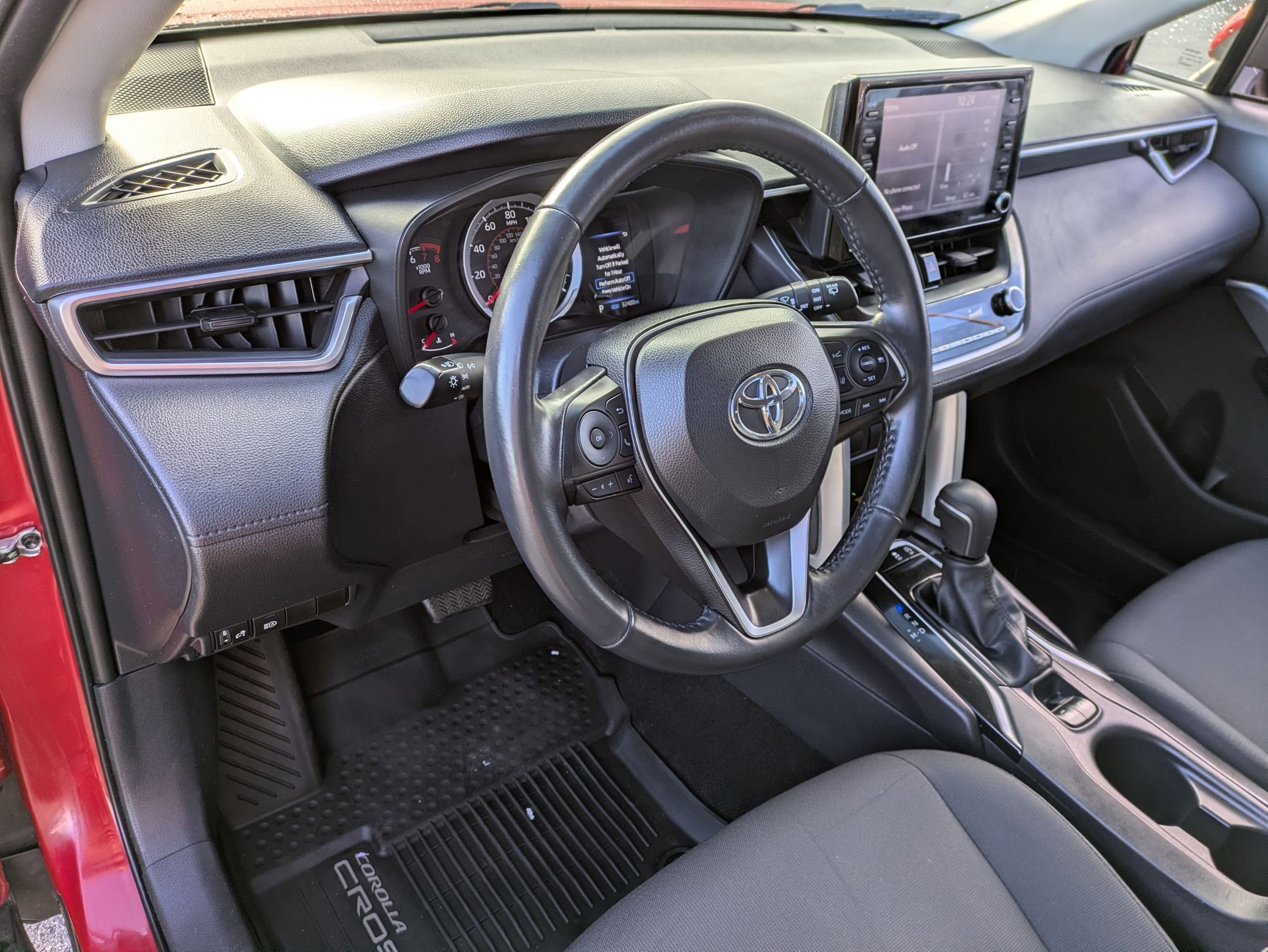 Used 2022 Toyota Corolla Cross LE image 8