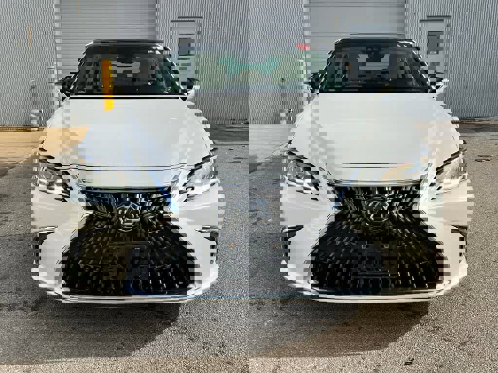 Used 2022 Lexus ES 350 w/ Premium Package image 9