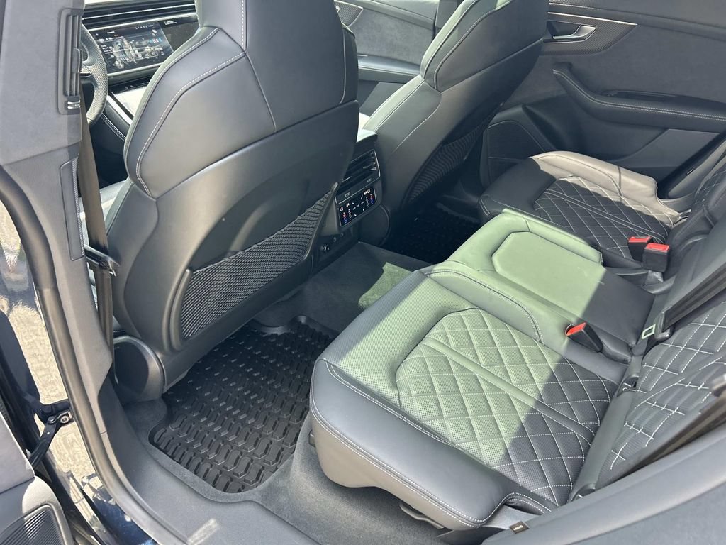 Used 2024 Audi SQ8 Prestige AWD/4WD image 23