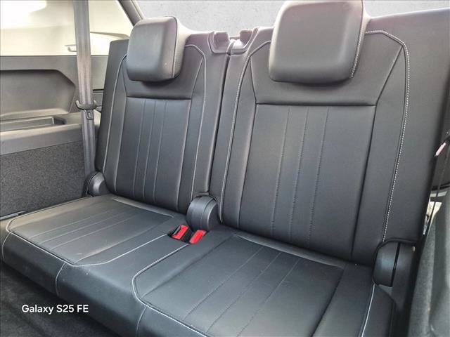 Used 2023 Volkswagen Tiguan SE w/ Panoramic Sunroof Package FWD image 21