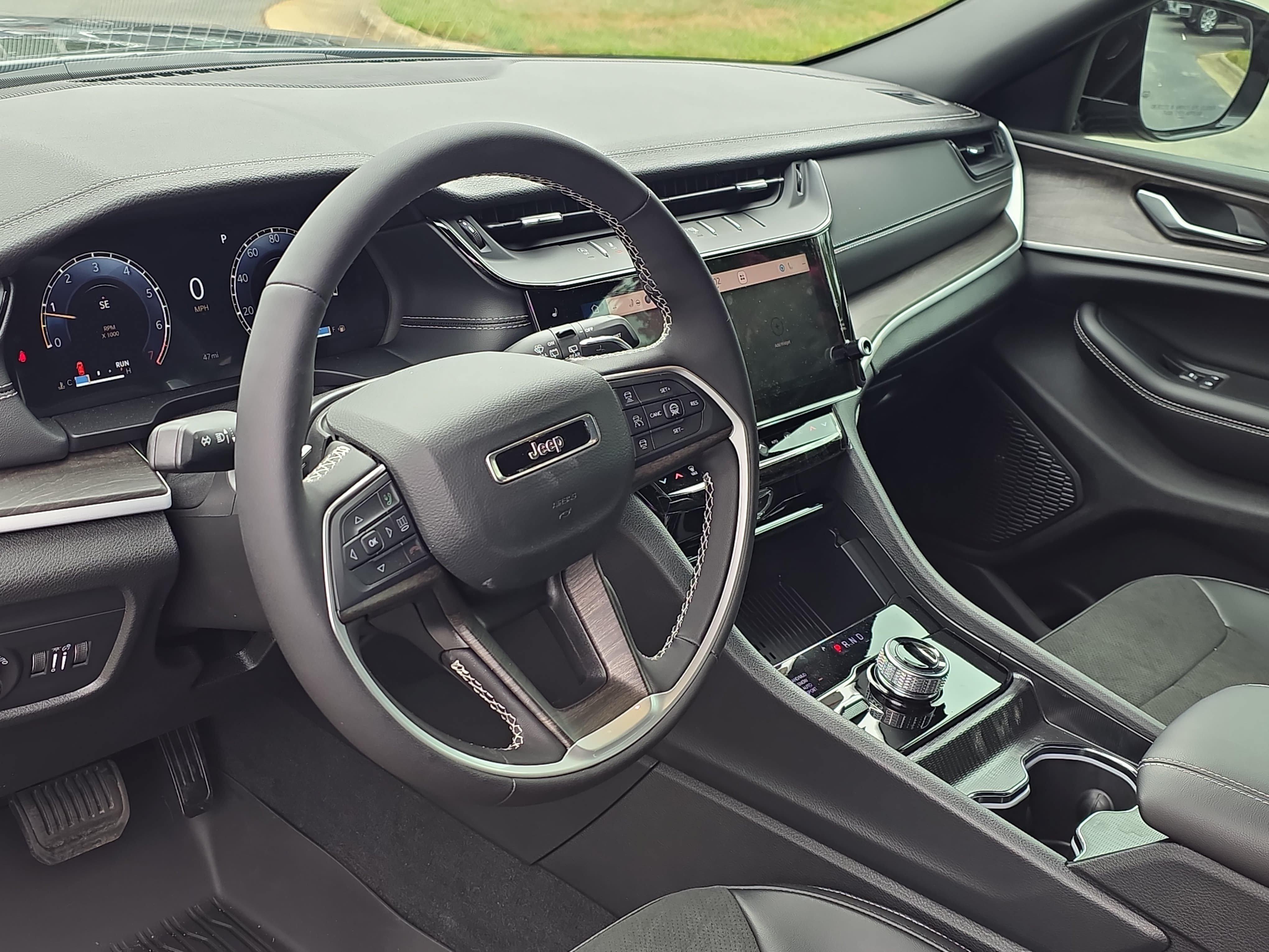 New 2026 Jeep Grand Cherokee Altitude AWD/4WD image 14