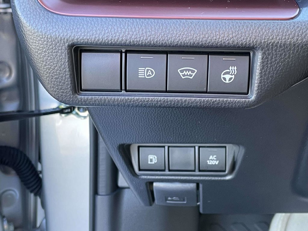 Used 2025 Toyota Prius Plug-In Hybrid FWD image 21