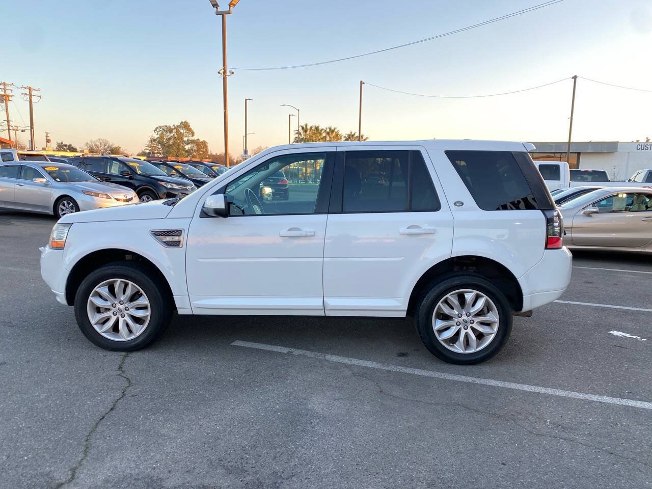 Used 2013 Land Rover LR2 HSE AWD/4WD image 6
