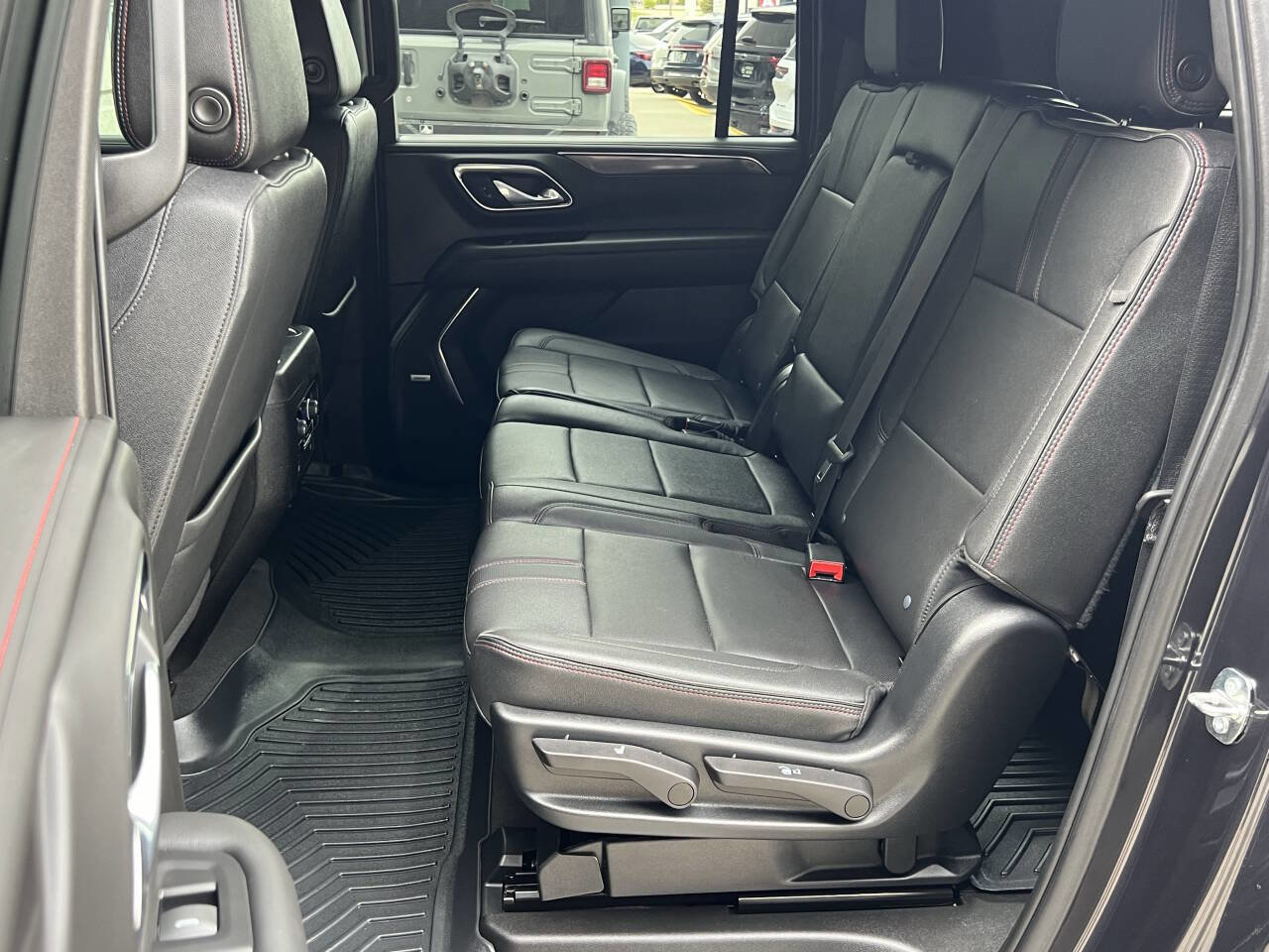 Used 2023 Chevrolet Suburban RST w/ Sport Performance Package AWD/4WD image 17
