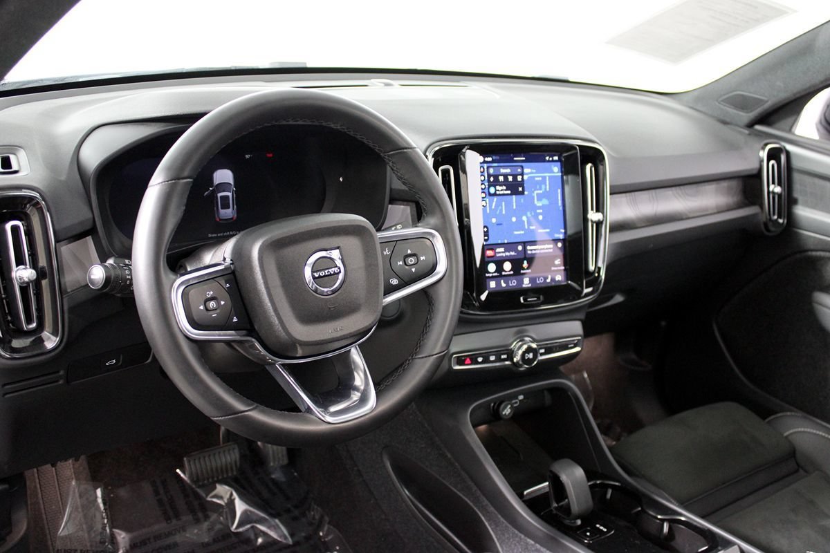 Used 2023 Volvo XC40 Recharge Plus AWD/4WD image 5