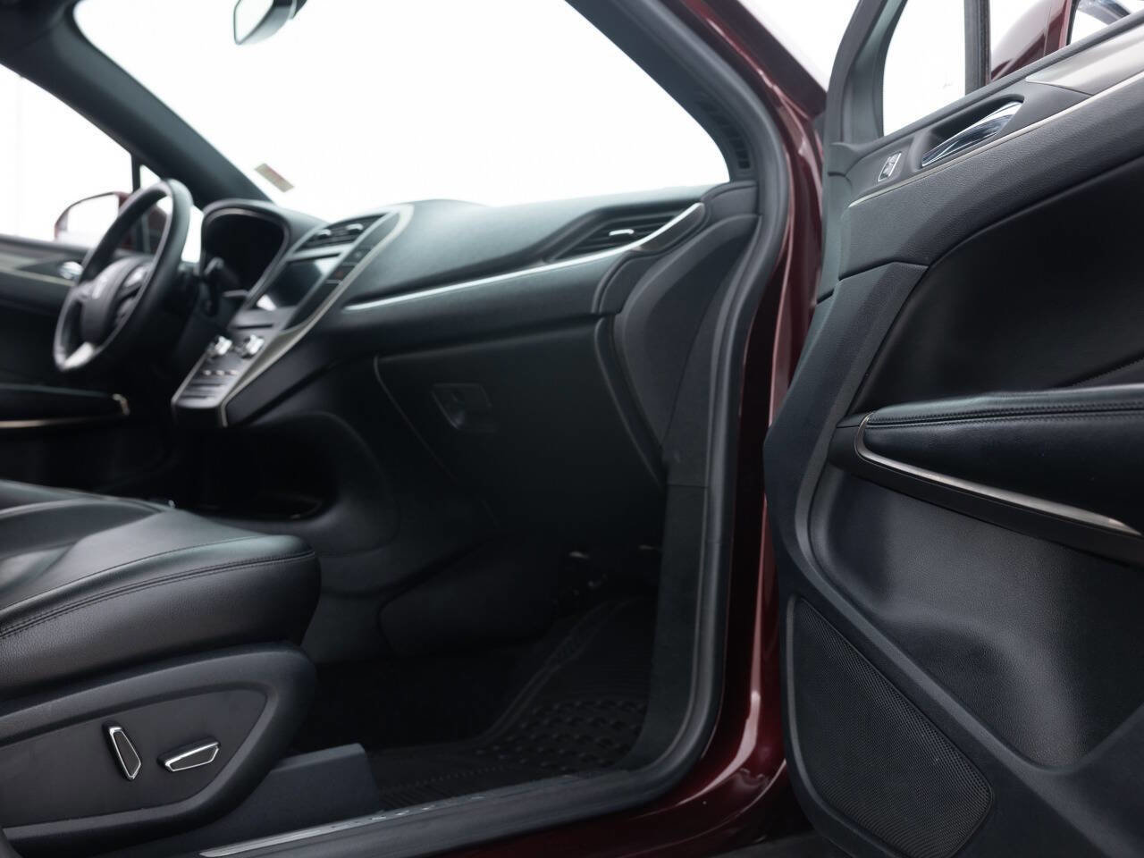 Used 2018 Lincoln MKC Premiere AWD/4WD image 30