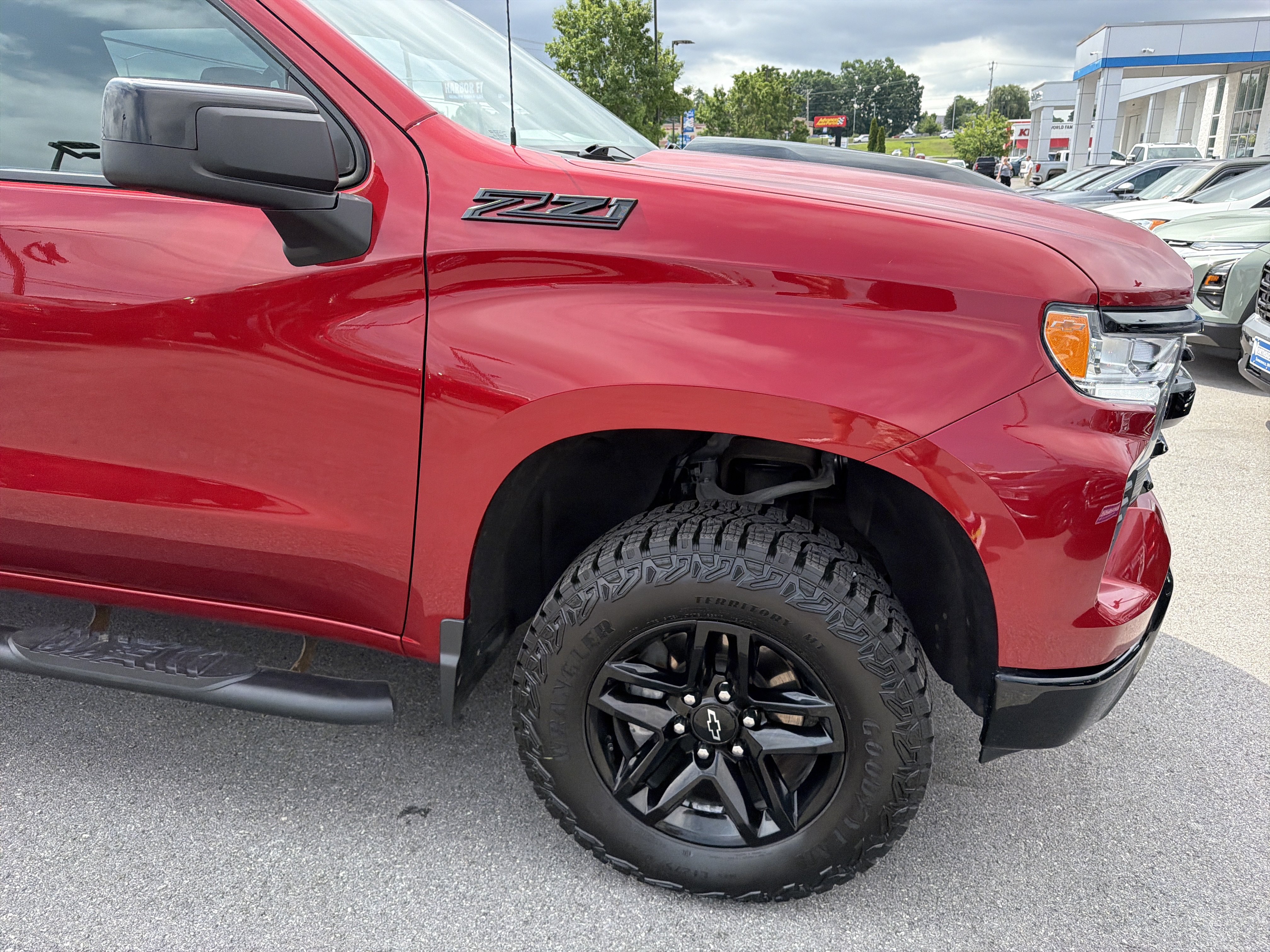 Used 2024 Chevrolet Silverado 1500 LT Trail Boss w/ Convenience Package II AWD/4WD image 4