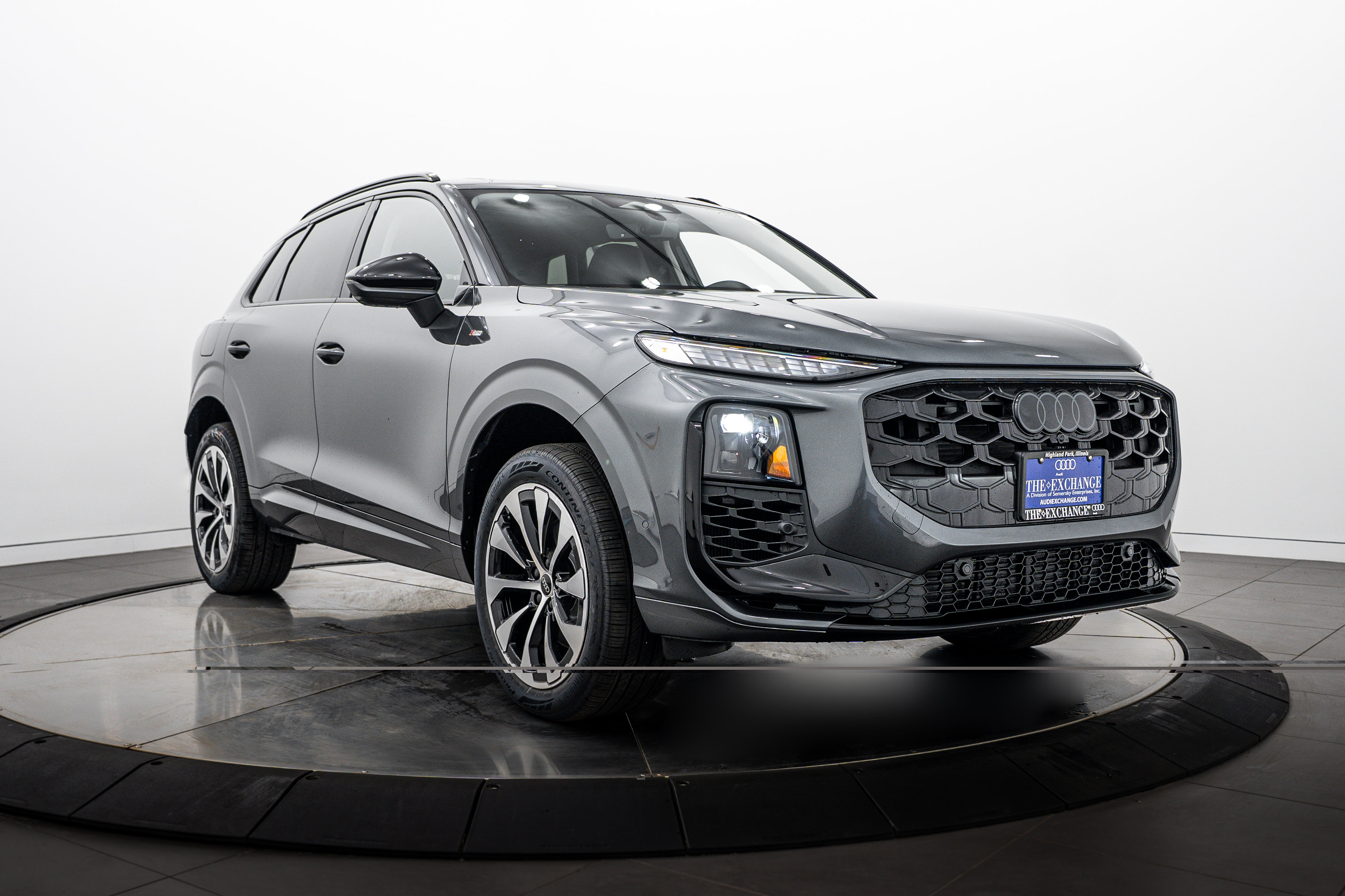 New 2026 Audi Q3 quattro 2.0T AWD/4WD image 2