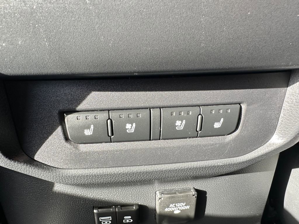 Used 2024 Toyota Tundra Platinum image 15