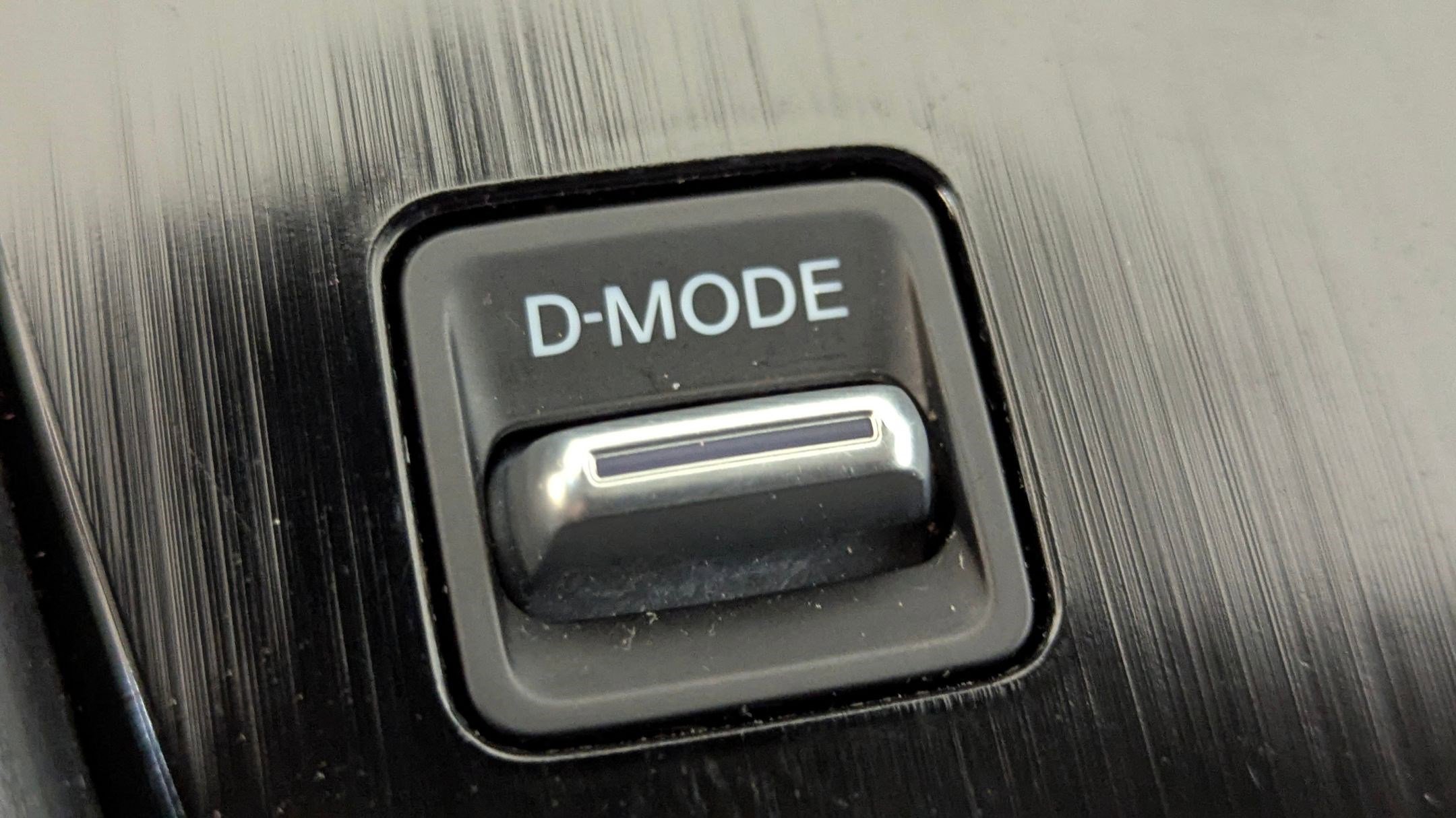 Used 2022 Nissan Rogue SV image 27