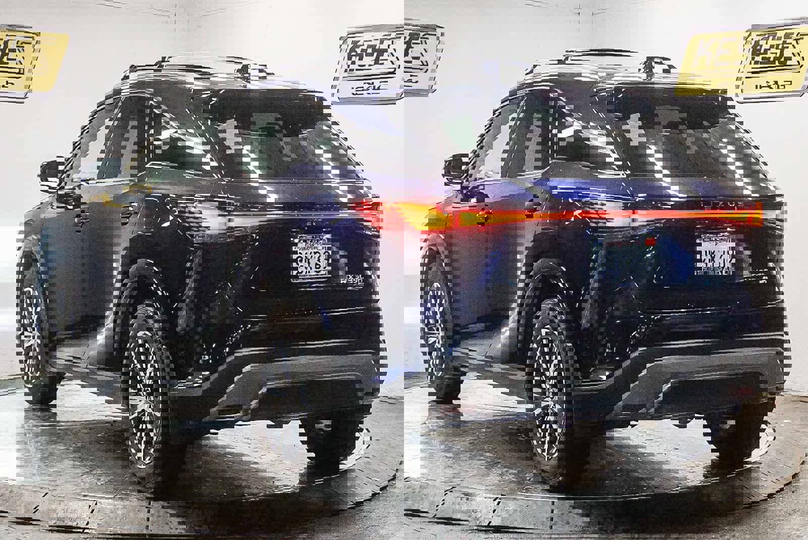 Used 2023 Lexus RX 350h image 2