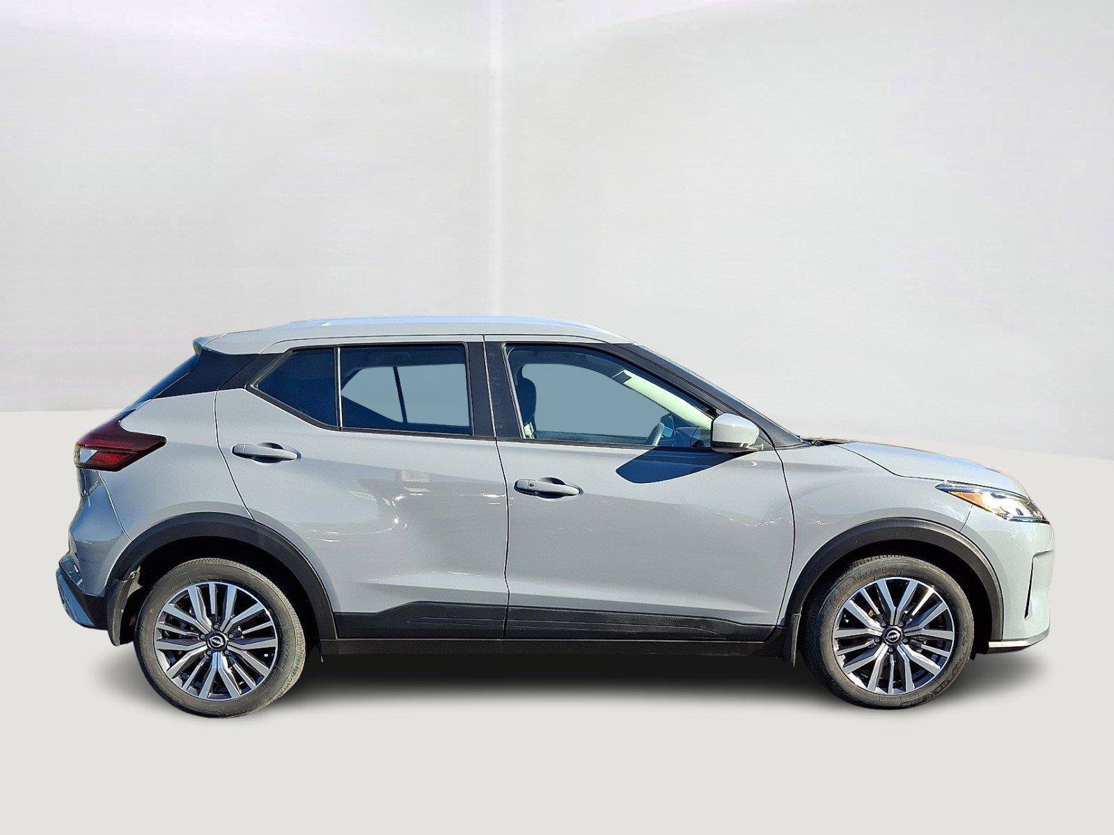 Used 2024 Nissan Kicks SV FWD image 7