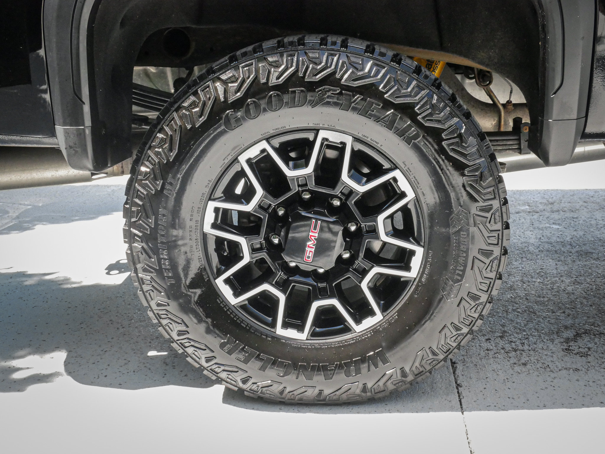 Used 2026 GMC Sierra 2500 AT4X AWD/4WD image 13