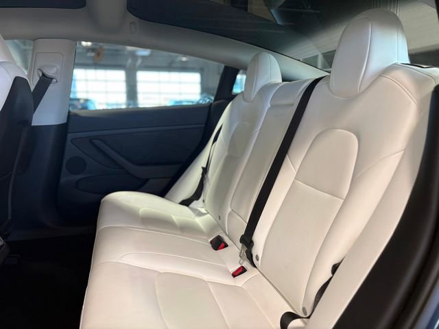 Used 2023 Tesla Model 3 Standard Range image 18