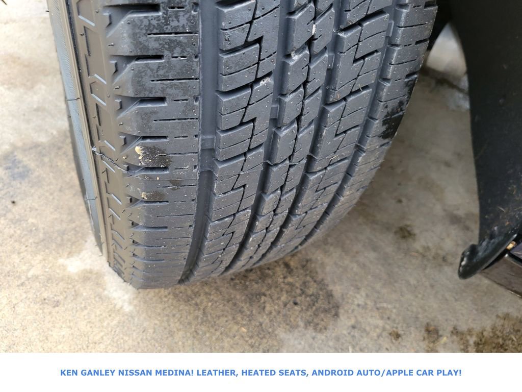 Used 2023 Buick Enclave Essence image 19