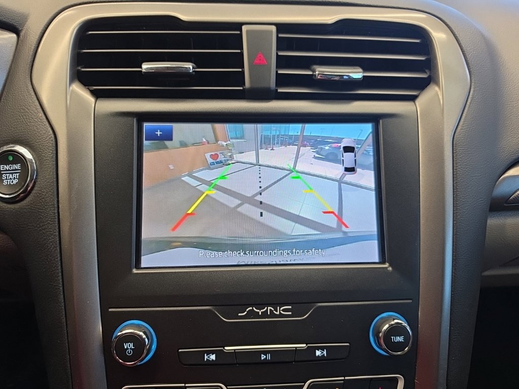 Used 2020 Ford Fusion SE FWD image 22