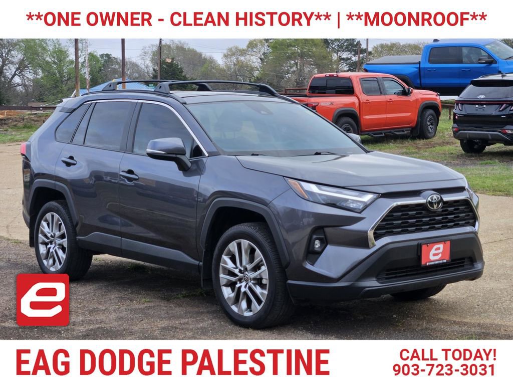 Used 2023 Toyota RAV4 XLE Premium image 1
