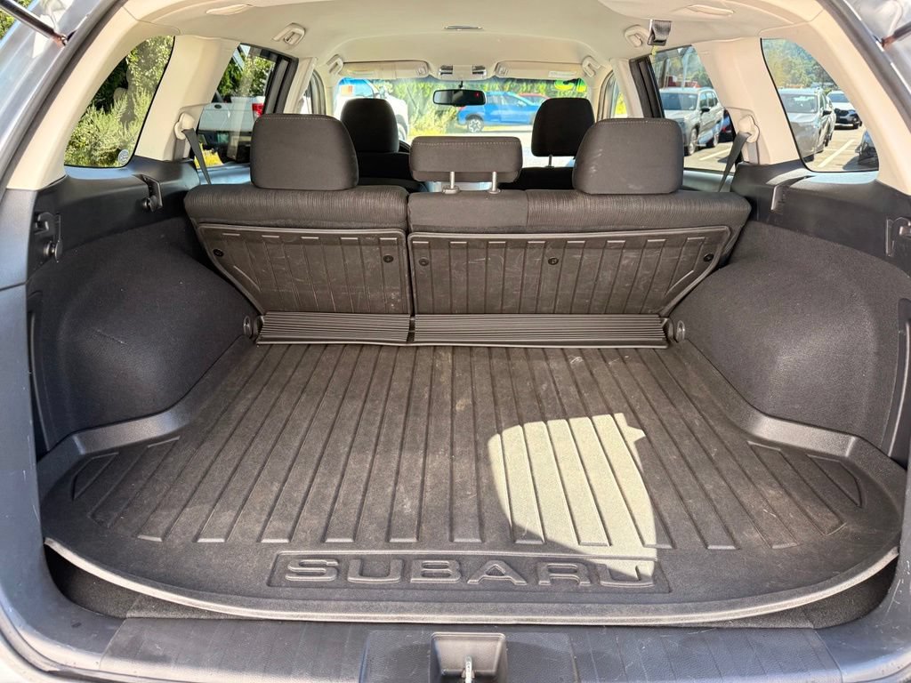 Used 2013 Subaru Outback 2.5i Premium w/ All-Weather Pkg AWD/4WD image 12