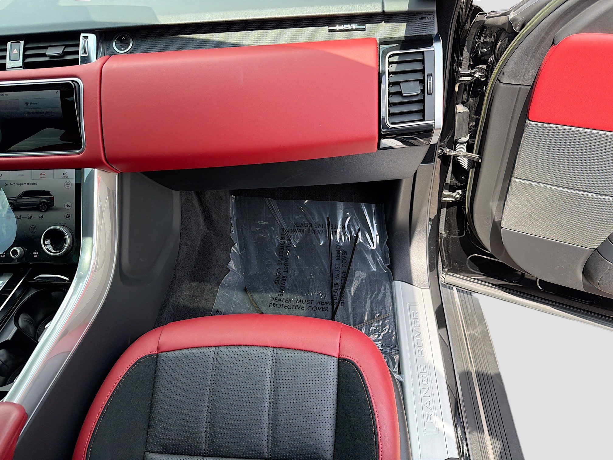 Used 2022 Land Rover Range Rover Sport HST image 18