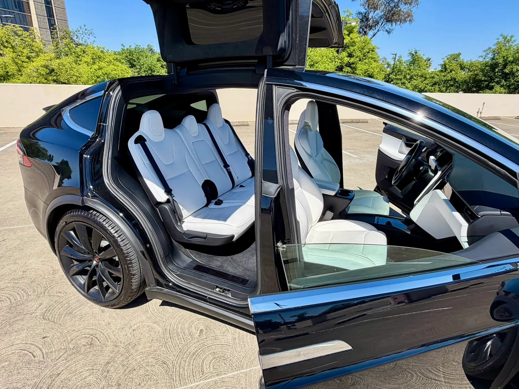 Used 2019 Tesla Model X 100D AWD/4WD image 32