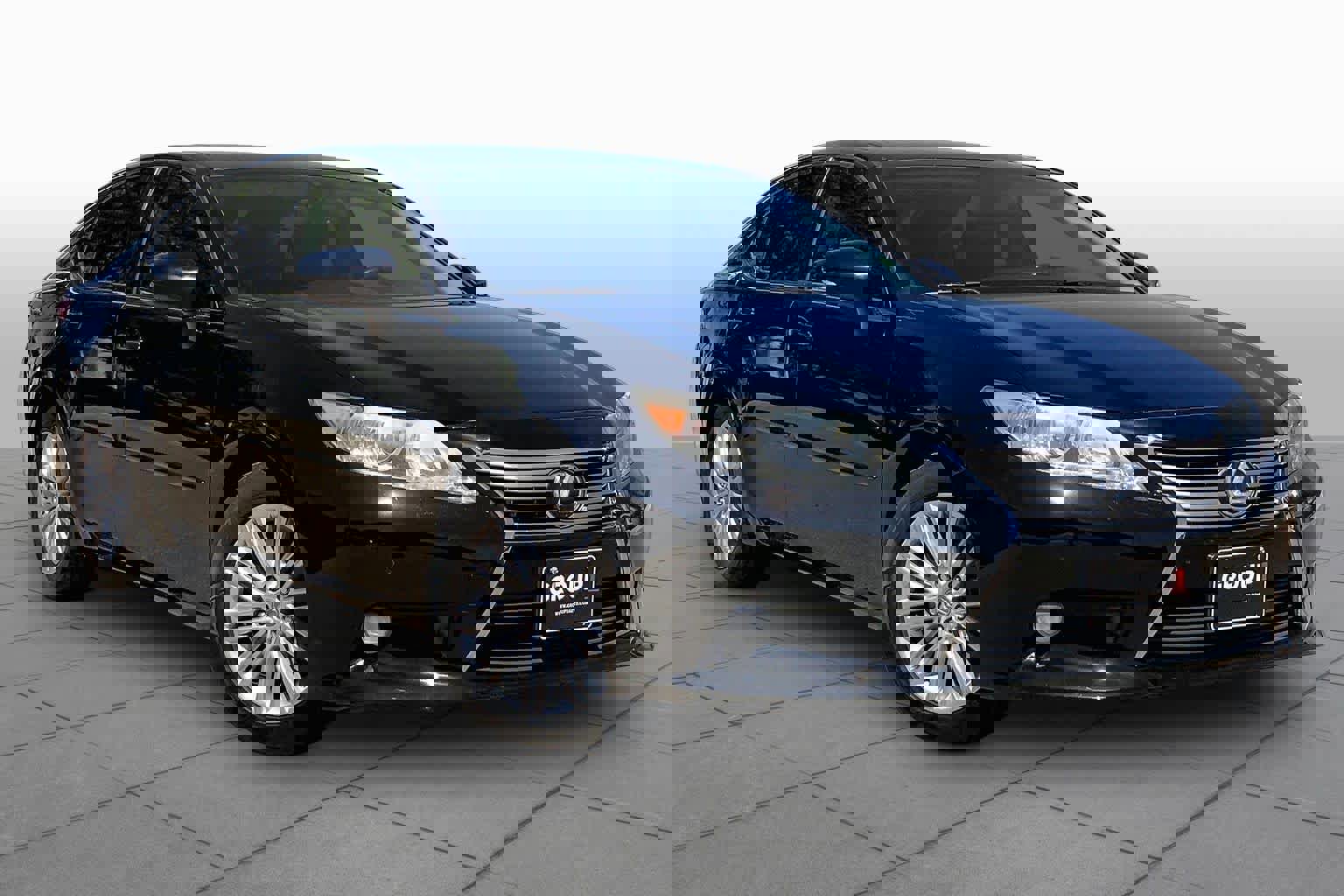 Used 2014 Lexus ES 350 w/ Luxury Package FWD image 2