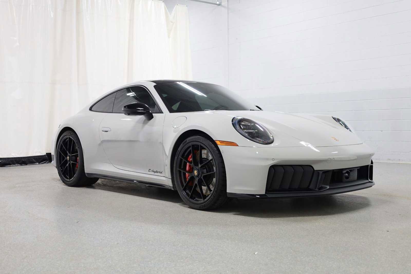 Used 2025 Porsche 911 Carrera 4 GTS AWD/4WD image 13