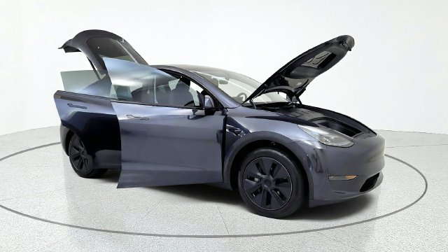 Used 2025 Tesla Model Y Long Range RWD image 11